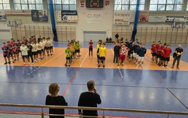 MISTRZOSTWA POWIATU W HALOWEJ PIŁCE NOŻNEJ 15