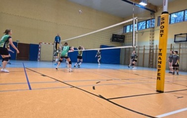 ROZGRYWKI POWIATOWE W PIŁCE SIATKOWEJ 7