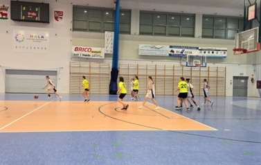 MISTRZOSTWA POWIATU W PIŁCE KOSZYKOWEJ DZIEWCZĄT 3