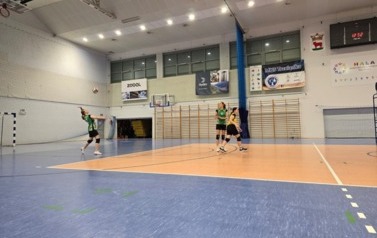 MISTRZOSTWA POWIATU W PIŁCE SIATKOWEJ DZIEWCZĄT 11