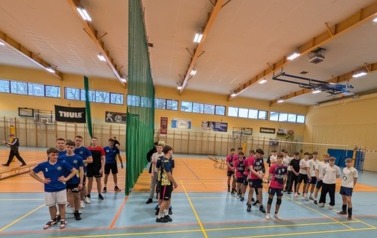 MISTRZOSTWA POWIATU W PIŁCE SIATKOWEJ CHŁOPC&Oacute;W 2