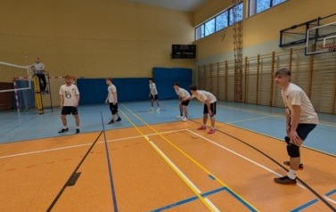 MISTRZOSTWA POWIATU W PIŁCE SIATKOWEJ CHŁOPC&Oacute;W 3