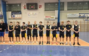 MISTRZOWIE POWIATU W KOSZYK&Oacute;WCE 8