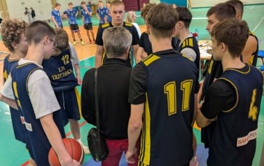 ZWYCIĘSTWO CHŁOPC&Oacute;W W FINALE REJONU PILSKIEGO &nbsp;&nbsp; 4