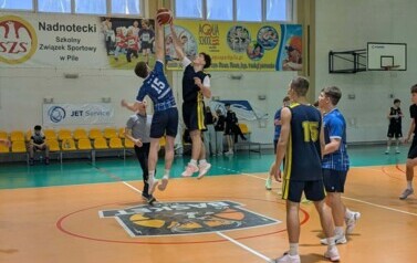 ZWYCIĘSTWO CHŁOPC&Oacute;W W FINALE REJONU PILSKIEGO &nbsp;&nbsp; 5