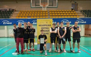 ZWYCIĘSTWO CHŁOPC&Oacute;W W FINALE REJONU PILSKIEGO &nbsp;&nbsp; 10