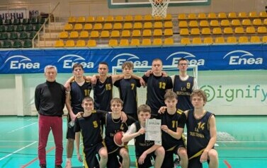 ZWYCIĘSTWO CHŁOPC&Oacute;W W FINALE REJONU PILSKIEGO &nbsp;&nbsp; 11