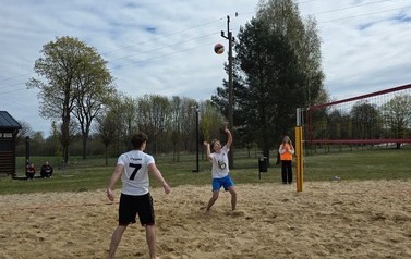 I MIEJSCE W POWIECIE W PLAŻOWEJ PIŁCE SIATKOWEJ 4