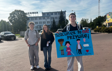 REAGUJ. WSPIERAJ. BĄDŹ W RELACJI.&nbsp; 3