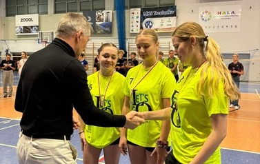 DRUŻYNOWE MISTRZOSTWA POWIATU W BADMINTONIE 2026 3