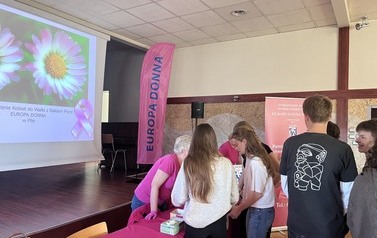 R&Oacute;ŻOWY PAŹDZIERNIK 3