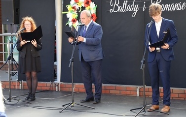 NARODOWE CZYTANIE 2022 - BALLADY I ROMANSE 4