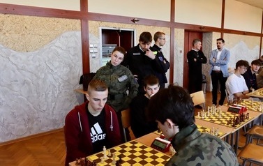 DRUŻYNOWE MISTRZOSTWA POWIATU W SZACHACH 14