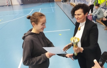 PIŁKARKI RĘCZNE W MISTRZOSTWACH POWIATU  1