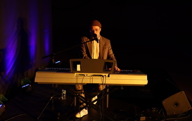 KONCERT AKUSTYCZNY ARKADIUSZA - ABSOLWENTA NASZEGO LO 2