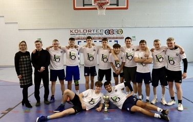 POWIATOWE MISTRZOSTWA W PIŁCE KOSZYKOWEJ CHŁOPC&Oacute;W 1