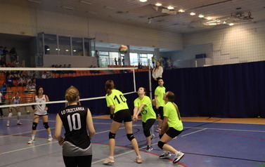 POWIATOWE MISTRZOSTWA W PIŁCE SIATKOWEJ 4