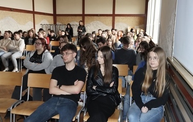 SPOTKANIE W RAMACH DORADZTWA ZAWODOWEGO Z POLICJANTKĄ 5