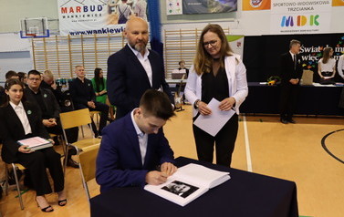 POŻEGNANIE ABSOLWENT&Oacute;W 96