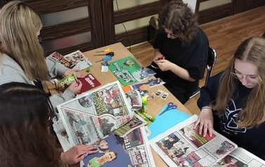KLASA PRAWNICZA NA LEKCJI O SZYMBORSKIEJ 5