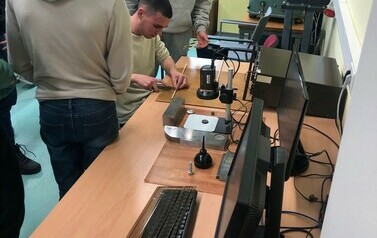LABORATORIA Z WYTRZYMAŁOŚCI MATERIAŁ&Oacute;W 60