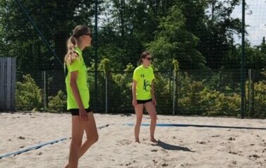 MISTRZOSTWA WOJEW&Oacute;DZTWA W PLAŻOWEJ PIŁCE SIATKOWEJ DZIEWCZĄT 4
