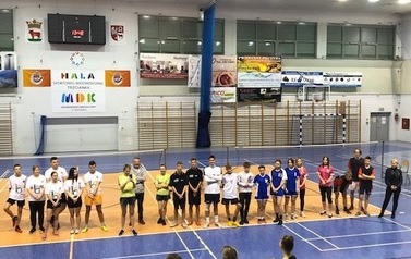 MISTRZOSTWA POWIATU W BADMINTONIE 10