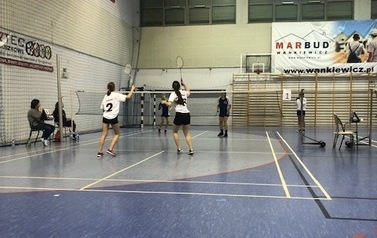 MISTRZOSTWA POWIATU W BADMINTONIE 14