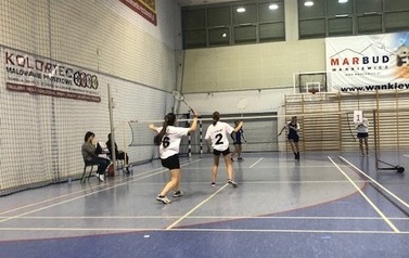 MISTRZOSTWA POWIATU W BADMINTONIE 15