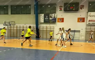 MISTRZOSTWA POWIATU W PIŁCE KOSZYKOWEJ DZIEWCZĄT I CHŁOPC&Oacute;W 4