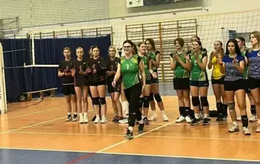 MISTRZOSTWA POWIATU W PIŁCE SIATKOWEJ DZIEWCZĄT I CHŁOPC&Oacute;W 2