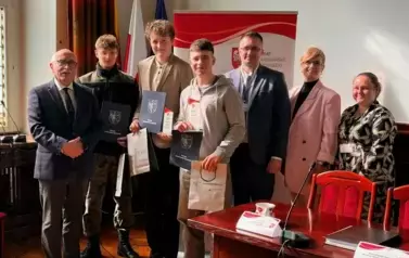 SUKCES NA ETAPIE POWIATOWYM OLIMPIADY WIEDZY KONSUMENCKIEJ 8