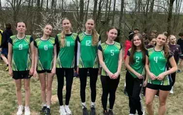 II MIEJSCE W POWIECIE W BIEGACH PRZEŁAJOWYCH 6
