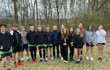 II MIEJSCE W POWIECIE W BIEGACH PRZEŁAJOWYCH 8
