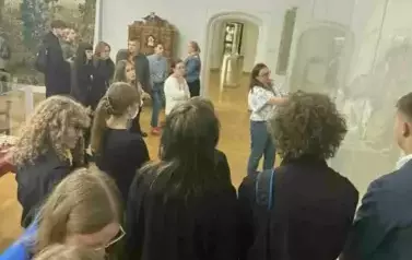 Z MIKROFONEM, MOPEM I W BALETKACH - 3C W POZNANIU 9