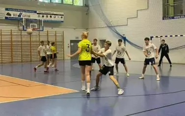 MECZ TOWARZYSKI PIŁKI RĘCZNEJ DRUŻYN Z CZŁOPY I LO TRZCIANKA 8