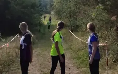 MISTRZOSTWA POWIATU W SZTAFETOWYCH BIEGACH PRZEŁAJOWYCH 2025 4