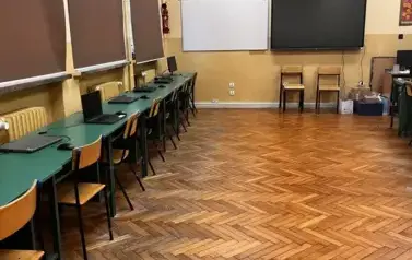 REMONT PRACOWNI INFORMATYCZNEJ 8