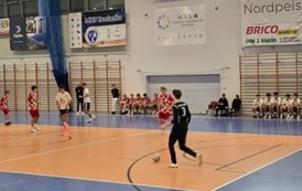 MISTRZOSTWA POWIATU W HALOWEJ PIŁCE NOŻNEJ 6