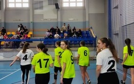 PIŁKARKI RĘCZNE W MISTRZOSTWACH POWIATU  4