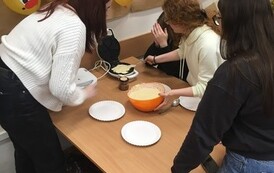 LEKCJA WYCHOWAWCZA W III C "NA SŁODKO" 7