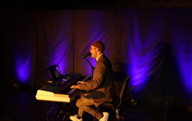 KONCERT AKUSTYCZNY ARKADIUSZA - ABSOLWENTA NASZEGO LO 4