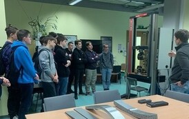 KLASY INFORMATYCZNE NA ZAJĘCIACH NA POLITECHNICE POZNAŃSKIEJ 82