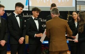 POŻEGNANIE ABSOLWENT&Oacute;W 2024 12