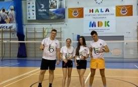 MISTRZOSTWA POWIATU W BADMINTONIE 21