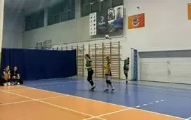 MISTRZOSTWA POWIATU W PIŁCE SIATKOWEJ DZIEWCZĄT I CHŁOPC&Oacute;W 5