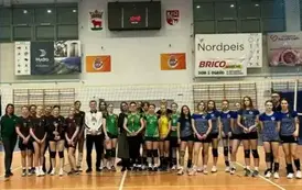 MISTRZOSTWA POWIATU W PIŁCE SIATKOWEJ DZIEWCZĄT I CHŁOPC&Oacute;W 9