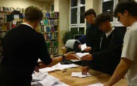 SZKOLNE PRAWYBORY PREZYDENCKIE 64