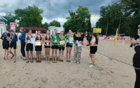 BRĄZ NA MISTRZOSTWACH WOJEW&Oacute;DZTWA W PIŁCE SIATKOWEJ PLAŻOWEJ 10