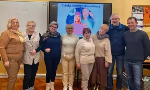 Zdjęcie do SZKOŁA MIĘDZYPOKOLENIOWA